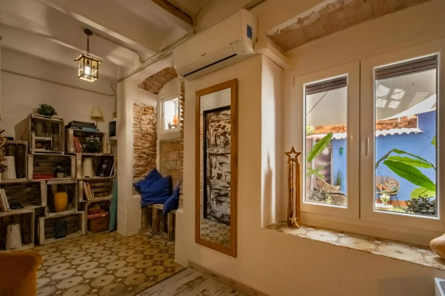 Apartamento En El Corazon De Tarragona. Planta Baja Con Patio. Spanje