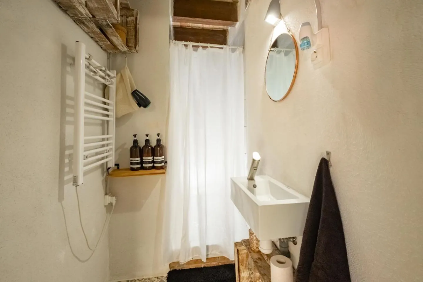 Apartamento En El Corazon De Tarragona. Planta Baja Con Patio. Tarragona