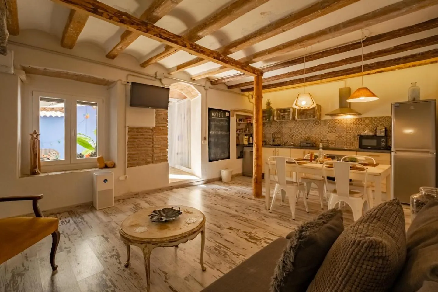 Apartamento En El Corazon De Tarragona. Planta Baja Con Patio.