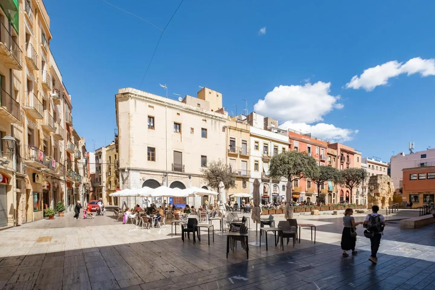Apartamento En El Corazon De Tarragona. Planta Baja Con Patio.