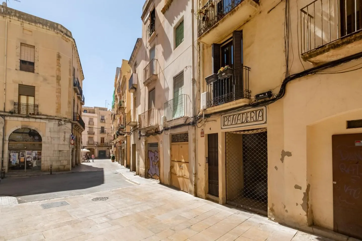 Apartamento En El Corazon De Tarragona. Planta Baja Con Patio. 아파트 타라고나